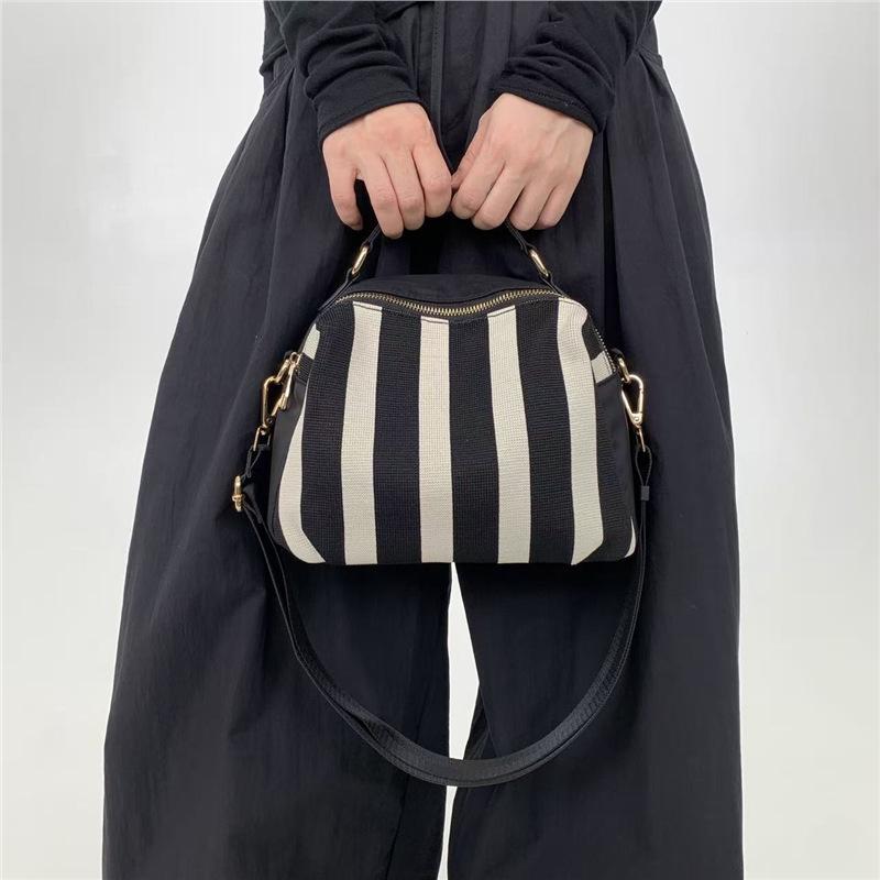 Women'S Sewn Mesh Striped Shoulder Bag, Personalized Simple And Versatile Messenger Handbag