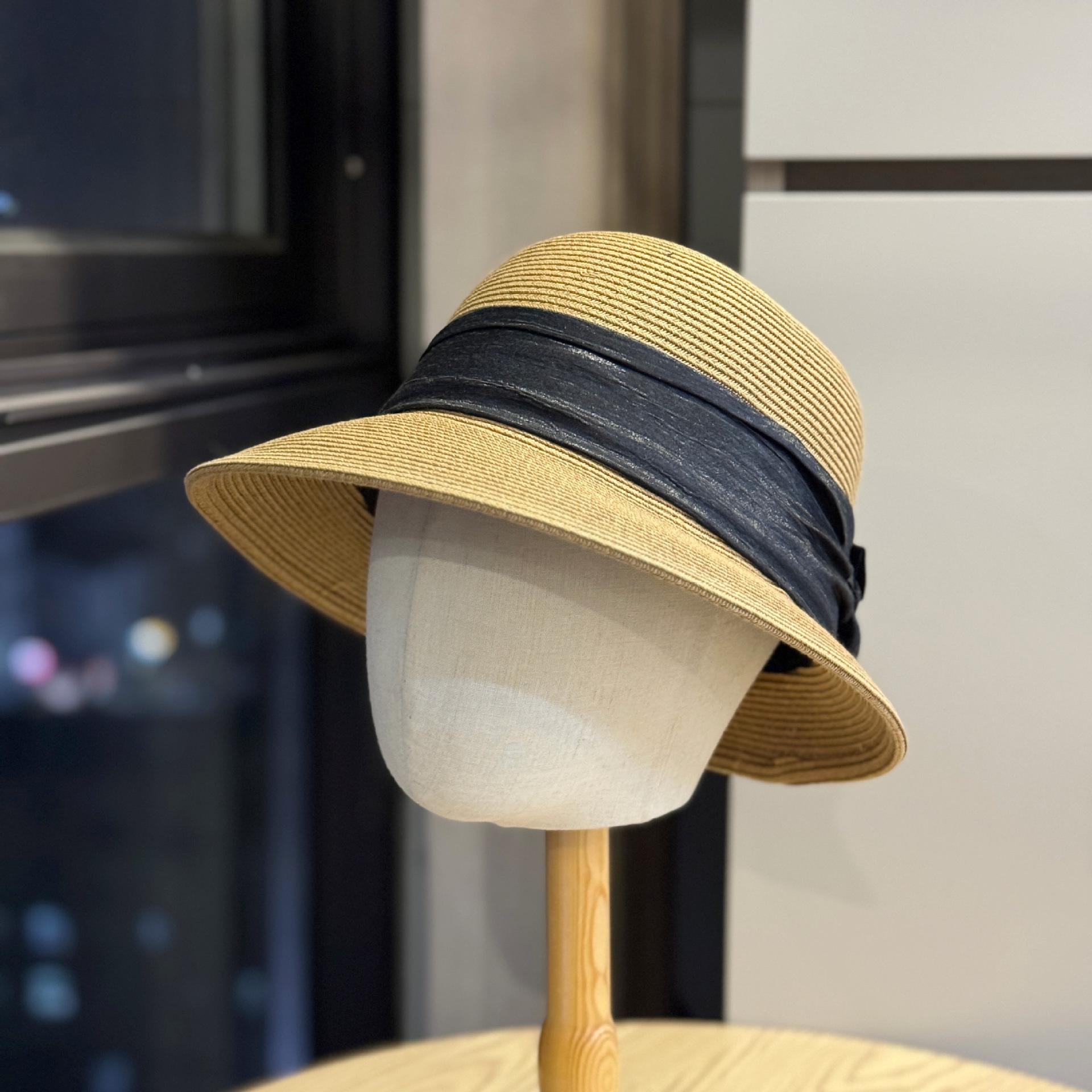 

2026The new French retro butterfly-tie straw hat is a must-have accessory for women during the summer vacation. It s perfect for sun protection and Adult54-60Adjustable хакі