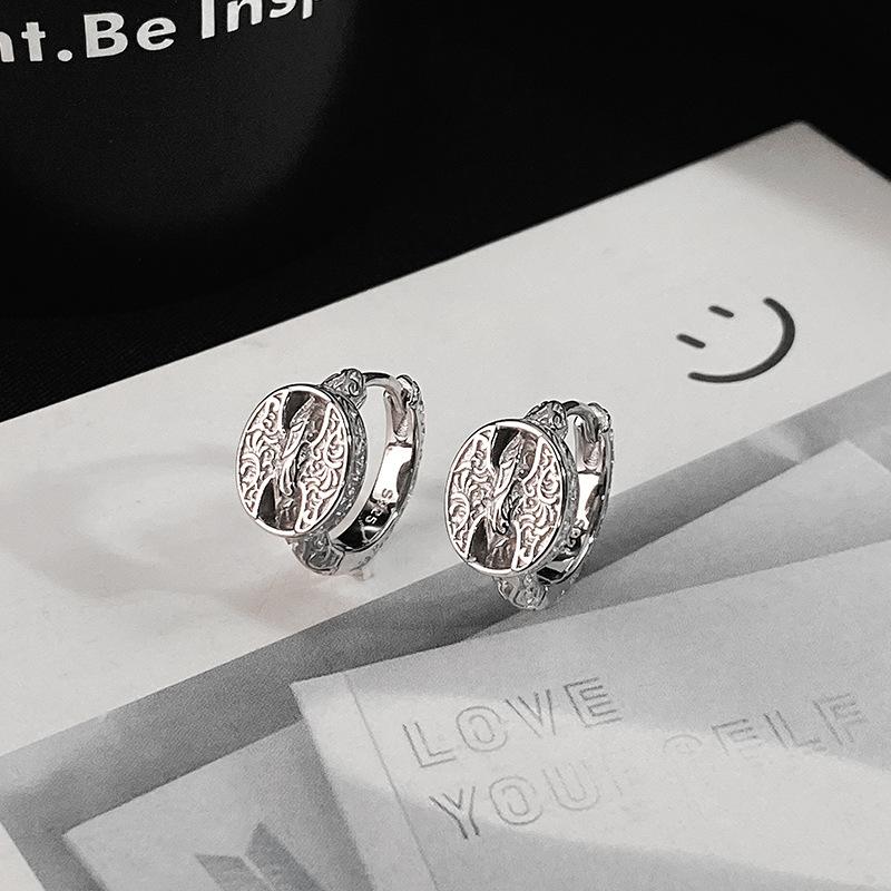 

Высококачественные серьги-пуговицы в форме свиного носа с узором из травы Тан, легкие, роскошные, нишевые, дизайн