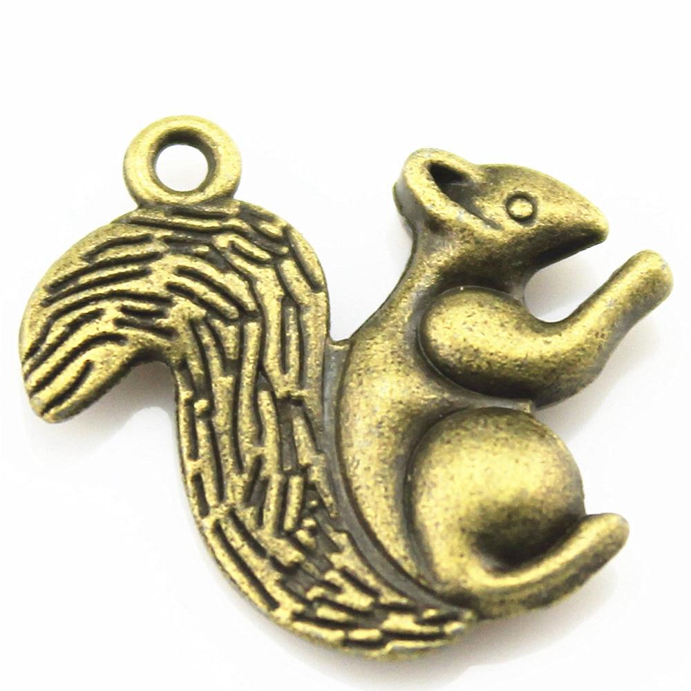 

10шт Белки Шармы Шармы Античная бронза Цвет Цинковый сплав 21X21mm