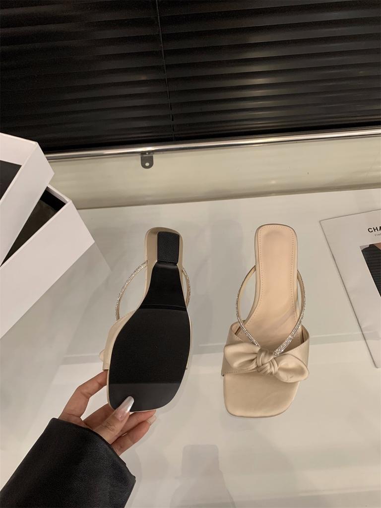 Thick heel temperament rhinestone French small cool slippers fairy shoes outer wear 2025 summer with skirt bow sandals