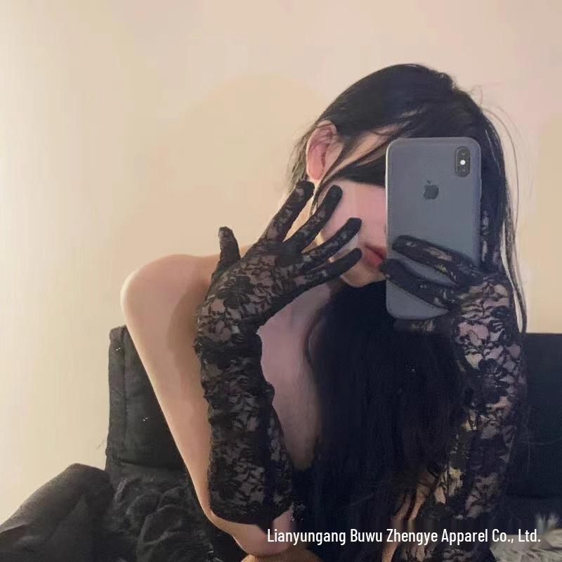 

Элегантные черные кружевные свадебные перчатки в придворном стиле Полуночная роза One Size чёрный