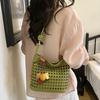 Damen Gehäkelte Schultertasche mit Aussparungen, Lässige Mini-Tragetasche, Leichte PU-Leder Strandtasche mit Frucht-Anhänger für den täglichen Gebrauch