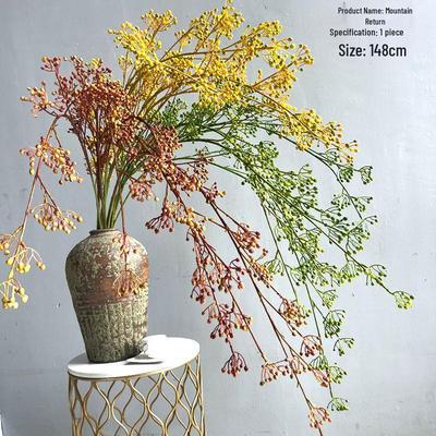 Künstliche Hochzeitsdekoration mit Bergbeeren, Akazie und Blumensimulation