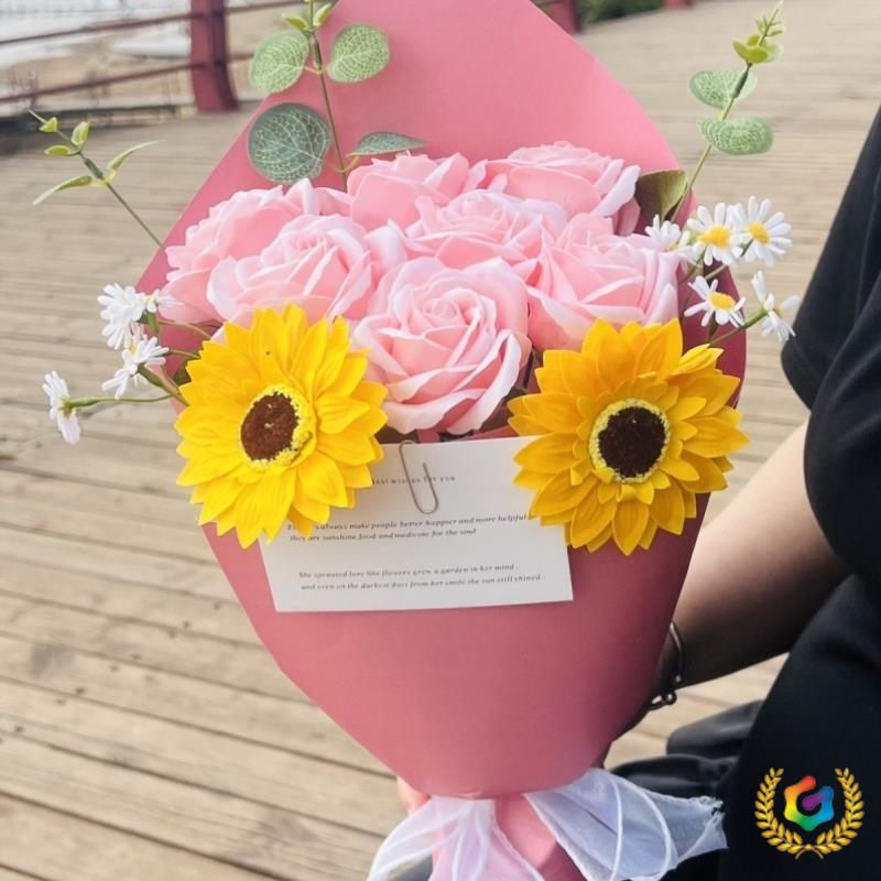 

Ручний Букет-Трубочистка Троянди Подарунок для Найкращої Подруги Finished Soap Flower Bouquet
