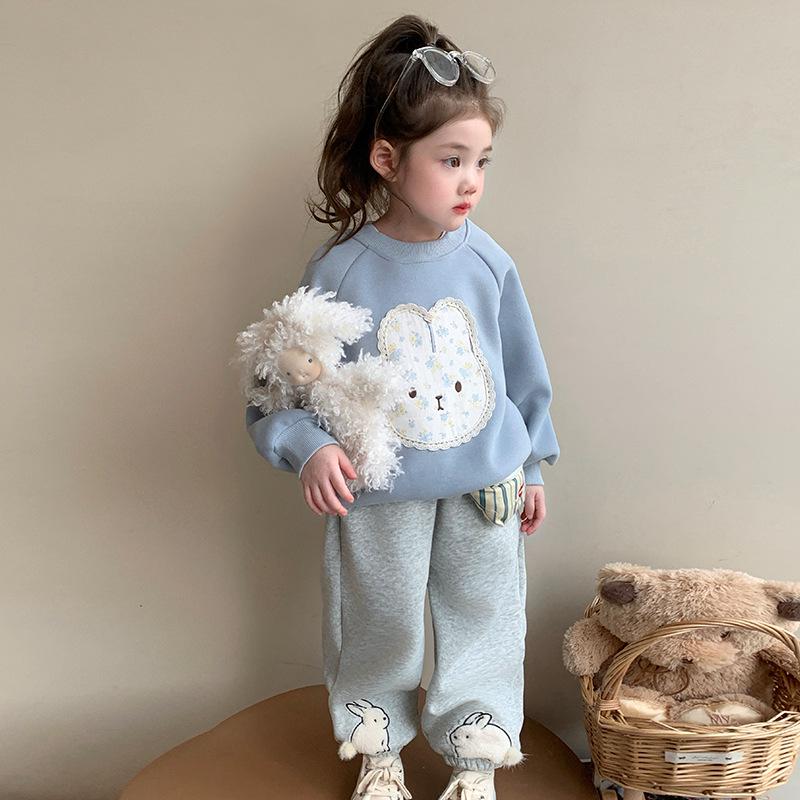 

Корейский осенне-зимний 2025 синий мультяшный флисовый свитшот и повседневные спортивные штаны для девочек 130 cm