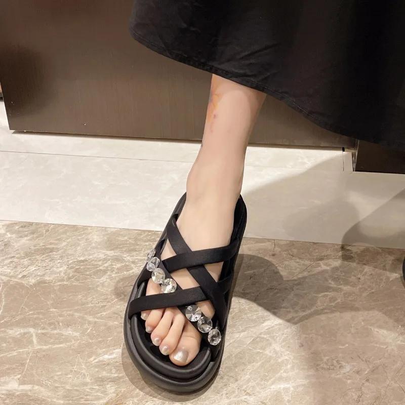 Mode Heißer Verkauf Schuhe Damen 2024 Sommer Koreanischer Stil Modische Damen Kristall Hausschuhe Bequeme Dicksohlige Freizeit Hausschuhe