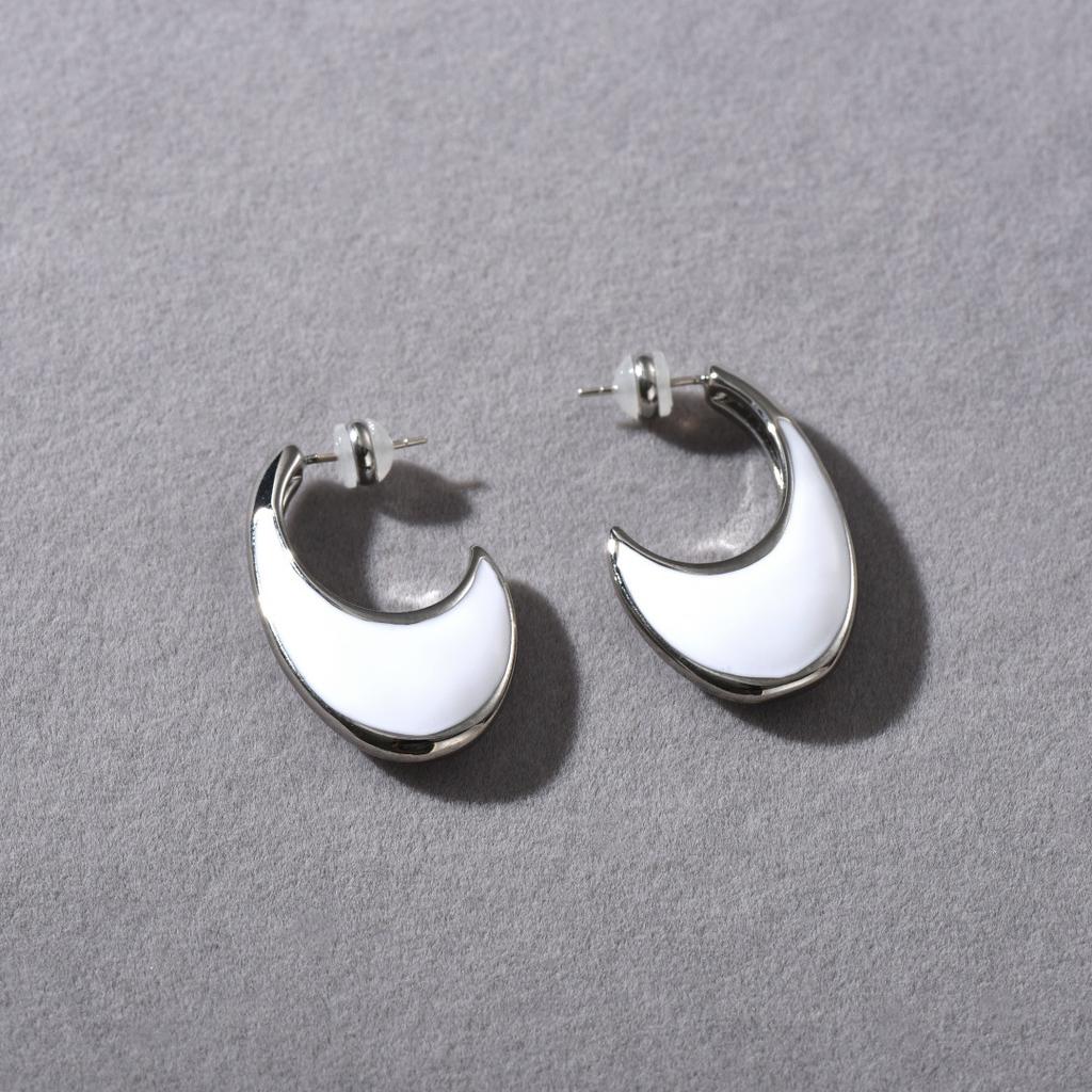 Original Design Premium Retro Copper Plated Platinum Earrings Black Drop Glaze 925 Silver Needle Stud Earrings Niche Earrings