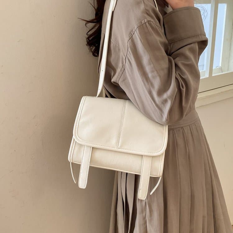 

Retro messenger bag women s shoulder messenger bag