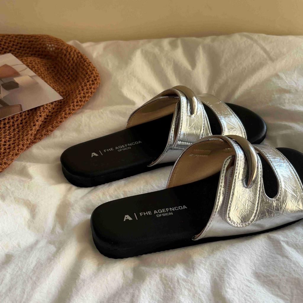 Niche flat-bottomed fairy soft-bottomed slippers wear summer non-slip one-word wind female fashion versatile skirt drag cool slippers