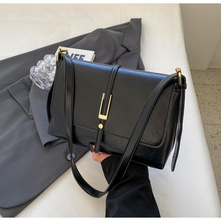 

Ретро мода простая большая сумка женщины 2025 новый трендовый темперамент сумка на плечо подмышку лето популярная сумка-мессенджер чёрный