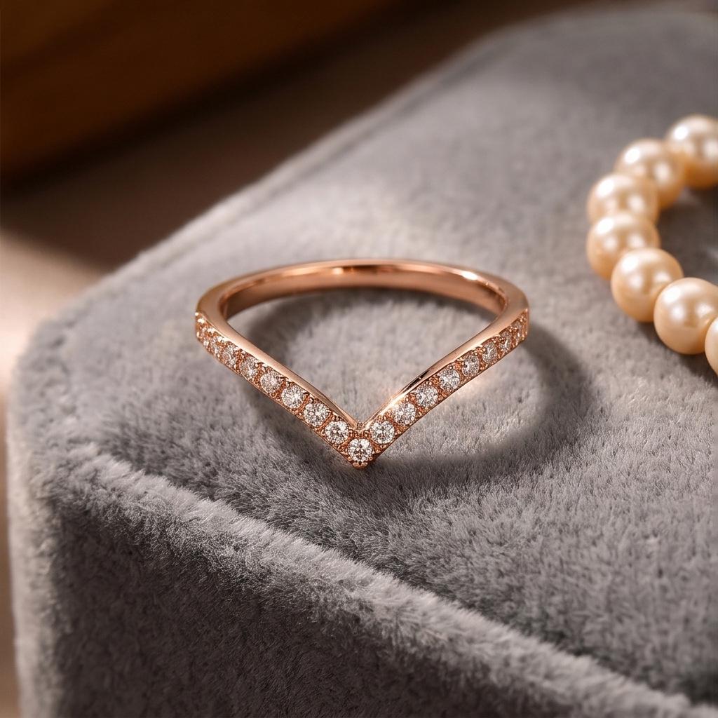 Light Luxury Titanium Steel V Diamond Ring: Versatile Creative Women's Index or Ring Finger Accessory