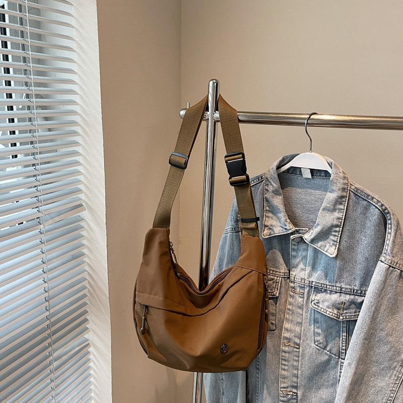 Fall 2025 New Canvas Large-capacity Shoulder Bag Dumpling Bag Casual Commuting Simple Fashion Lightweight Crossbody Bag