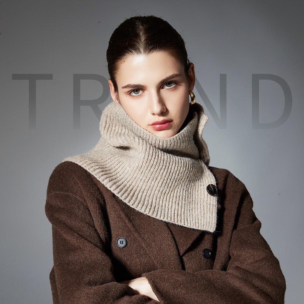 2025 European & American High-End Wool Knitted Flower Button Neck Warmer for Autumn/Winter