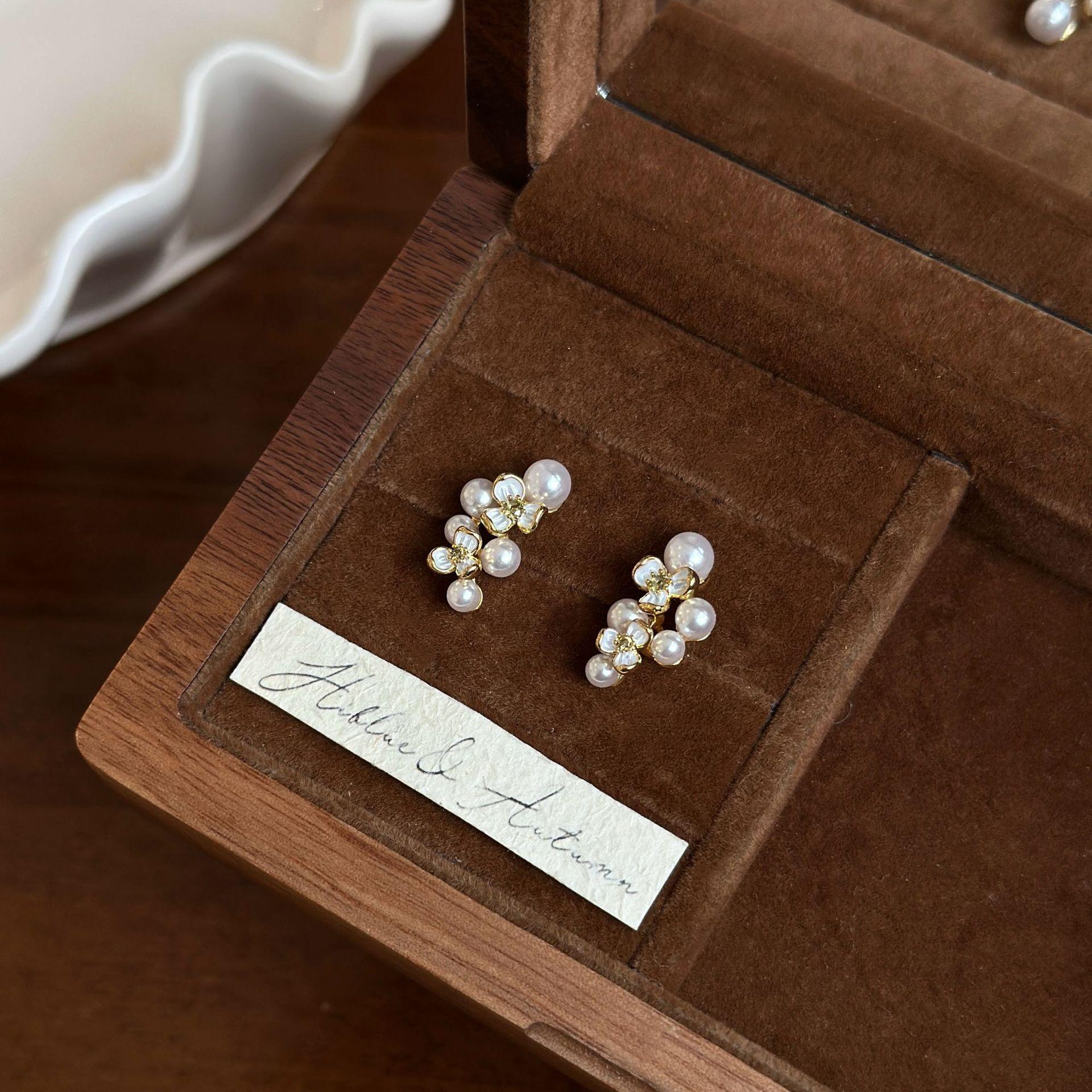 

18k zircon flower pearl stud earrings commuter versatile earrings niche fashion temperament earrings