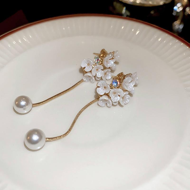 Elegant Pearl Petal Tassel Earrings - High-End, Versatile Design with a Touch of Luxury