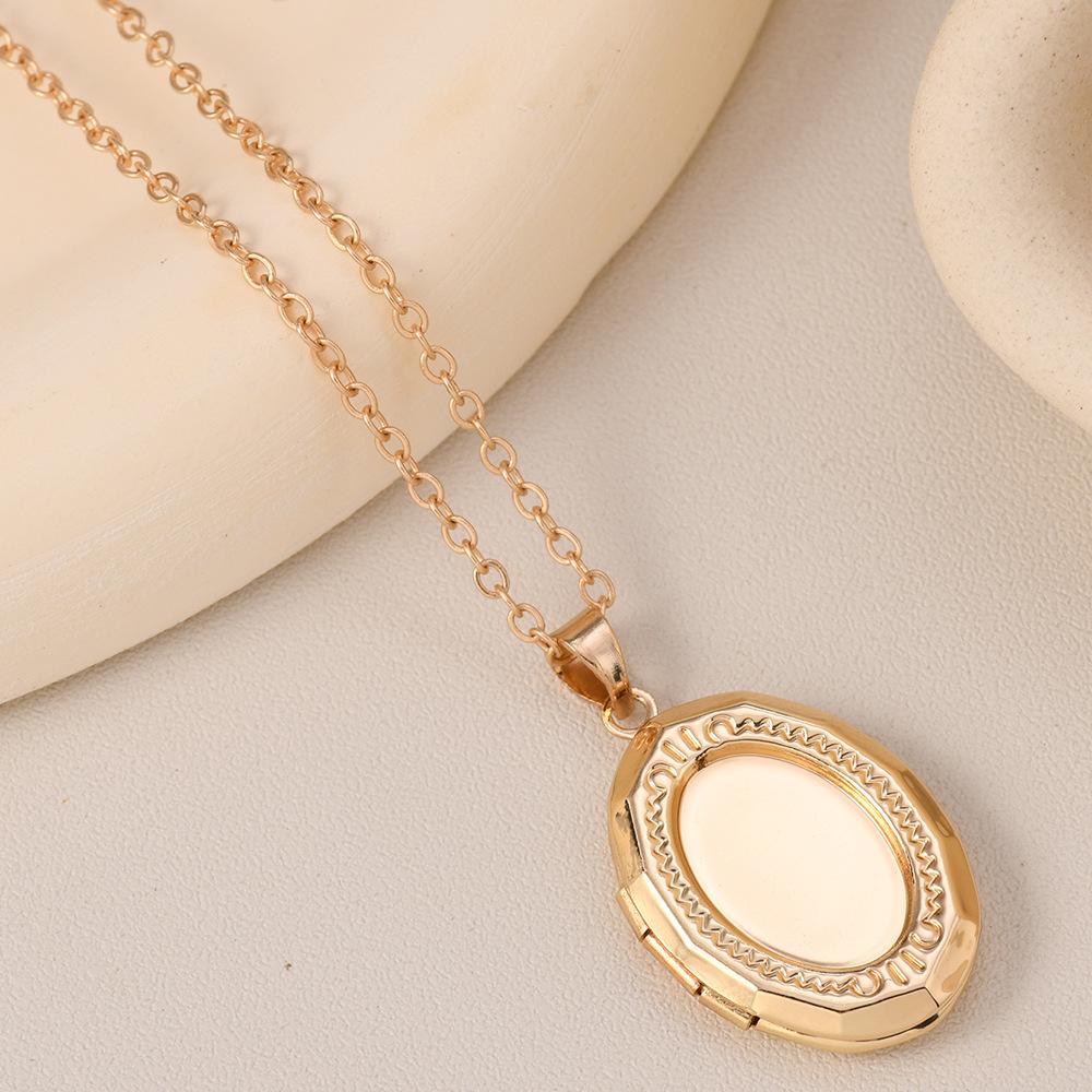 Elegant Women's Titanium Steel Necklace: Micro-inlaid Diamond & Cat's Eye Pendant, Non-fading Luxury Clavicle Chain