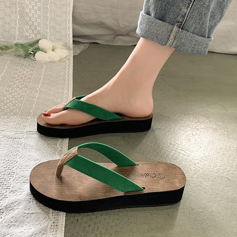 

Beach thick-soled flip-flops female summer outer wear new models versatile soft-soled fashion fairy wind pinch foot sandals female 35 чорний