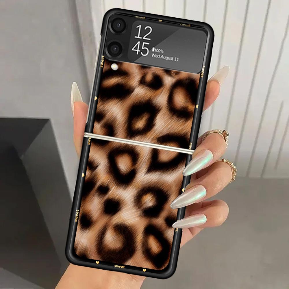 

Animal Leopard Print Hard PC Phone Case For Samsung Galaxy Z Flip 7 6 5 4 3 Black ZFlip7 ZFlip6 Flip5 Flip4 Flip3 5G Print Cover Samsung Z Flip 7