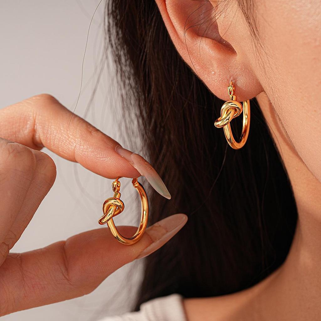 Stainless Steel Knotted Round Ear Cuffs: Elegant and Versatile High-End Jewelry