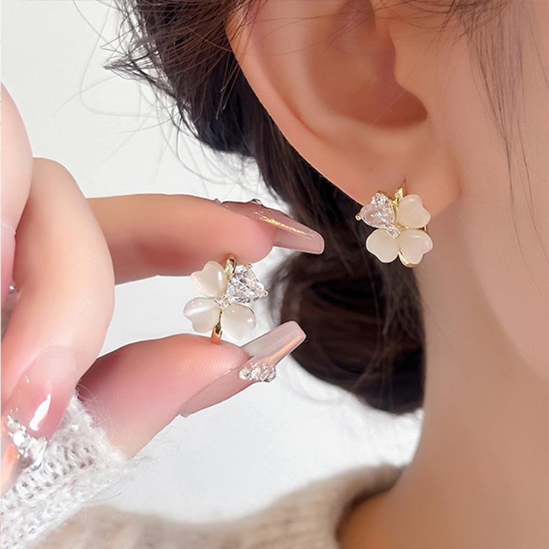 Cat s Eye Four-Leaf Clover Earrings - Classic Heart-shaped Zirconia Earrings - Exquisite Ear Jewelry