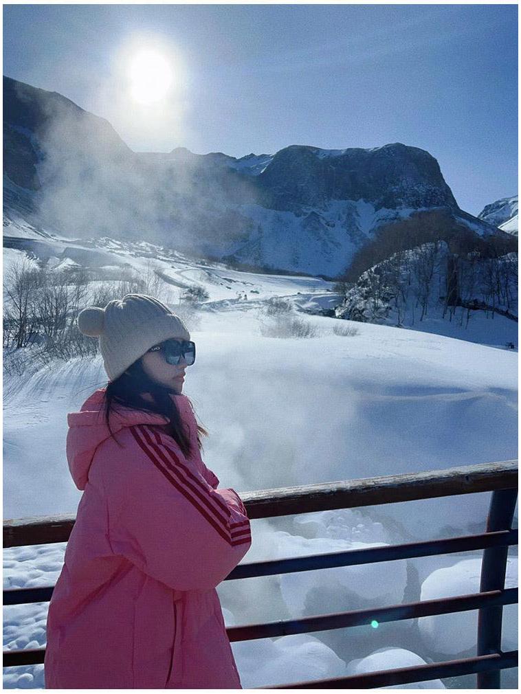 Women's 2023 Korean Style Long Down Jacket, Over-the-Knee, Three-Stripe, Thickened, Loose Fit, White Duck Down, Couple's Coat.