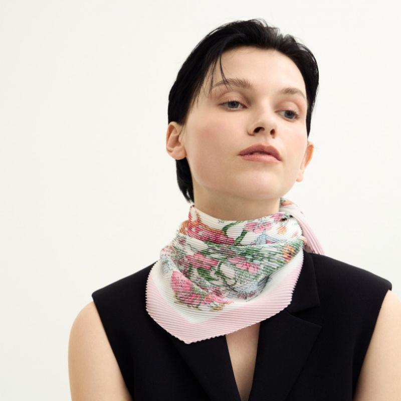 Daks Pink Flower Pleated Scarf Dcsc6e663p2