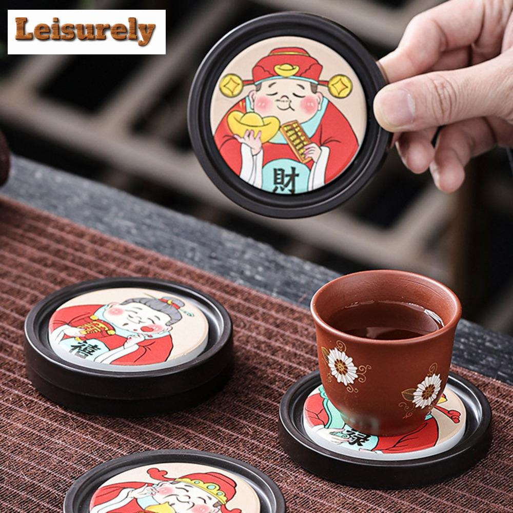 Chinesischer Stil Fulu Reichtumsgott Wasserabsorbierende Untersetzer Boutique Matten für Kaffeetassen Hitzeschutz-Tischsets Teegeschirr Verzierungen