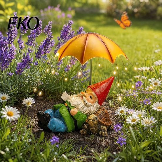 Solar Wedding Decoration Cat Garden Statue, Resin Outdoor Tabby Decor with Auto LED Accent Light Light, IP65 Waterproof Lawn Ornament for Patio, Gift
