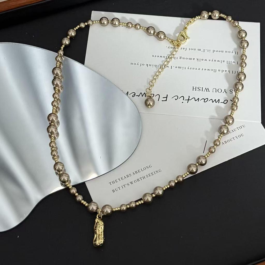 Spring Retro Peanut Beaded Pendant Necklace: Exquisite, Fashionable, Versatile Clavicle Chain