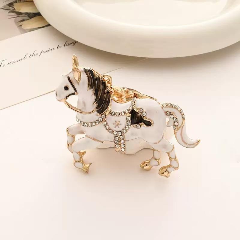 

Lucky Horse Keychain Metal Alloy Key Ring Red Car Key Bag Pendant Chinese Zodiac Horse Gift Ideal for Birthday Valentine‘s Day