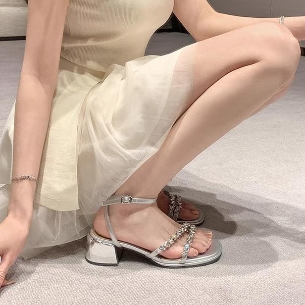 Sandals Women's Summer Thick Heels Cool Slippers 2025 French Light Luxury Rhinestone with Open-toed Women's Shoes Outside Wearing Fairy Style