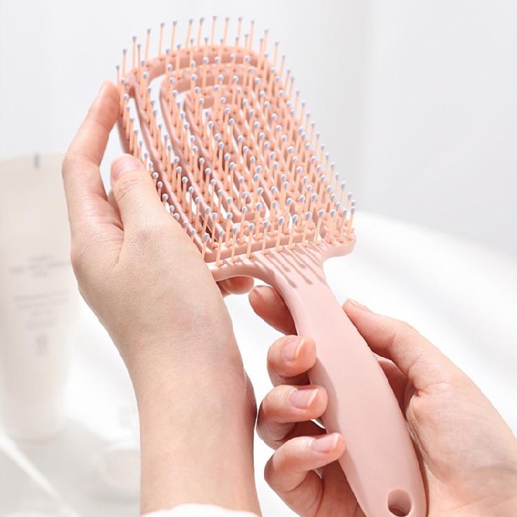 Professional Scalp Massage and Hair Detangling with this Styling Comb