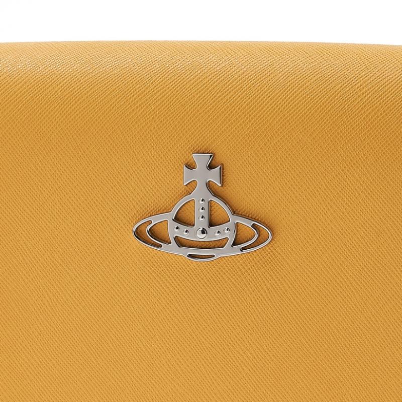 Vivienne WeStwood Women S Saffiano Saddle croSSbody Bag 43030097 L001n E401