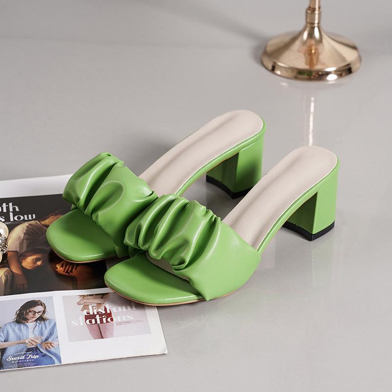 Foreign trade new large size pleated middle heel one-word slippers women's thick heel candy color square head cool slippers independent station