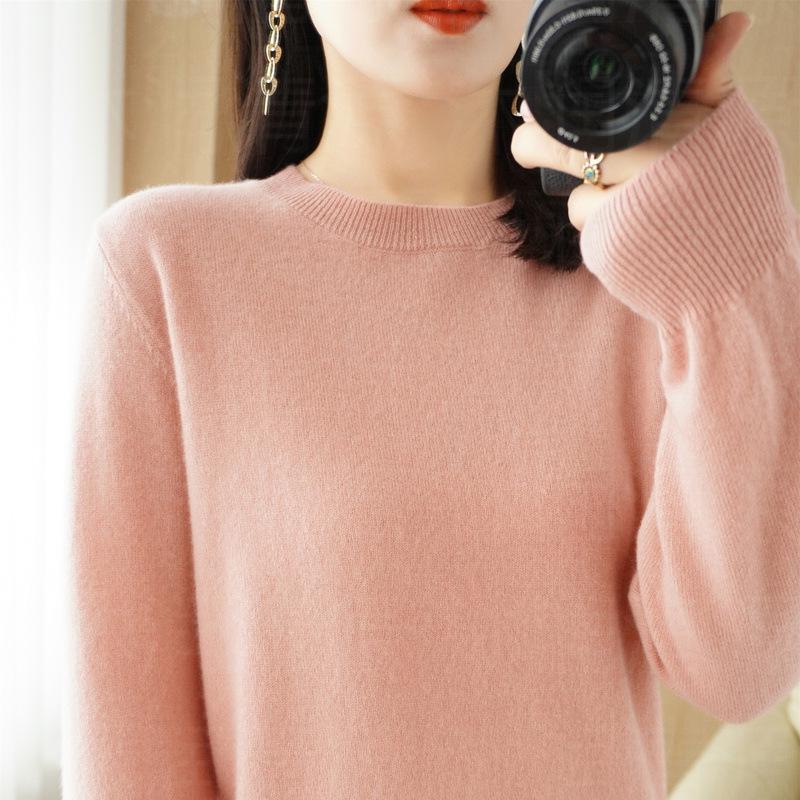 Women's Round Neck Sweater: Solid Color Knit Pullover for Autumn/Winter, Long Sleeve, Lightweight and Short.