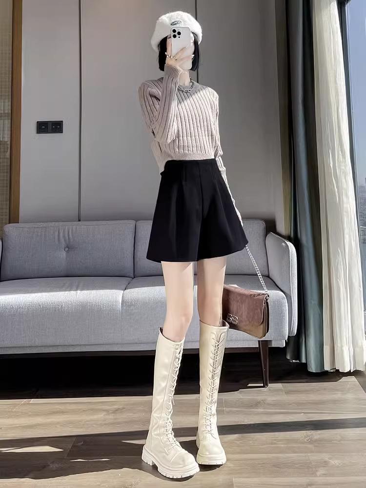 Women's High-Waist A-Line Black Wool Shorts - Autumn/Winter Loose Wide-Leg Booty Shorts, Thin Apricot