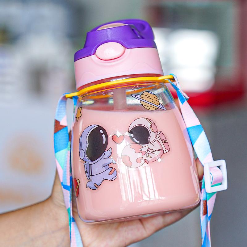 Water bottle1011 new children's cartoon straw cup strap handle portable plastic cup baby cute water cup