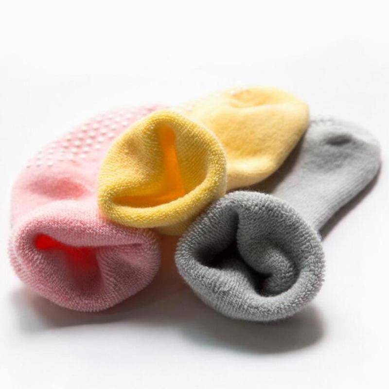 2 Paar Neue dicke Baby-Kleinkind-Socken für Herbst und Winter Baumwolle rutschfest Baby-Boden-Fußsocken