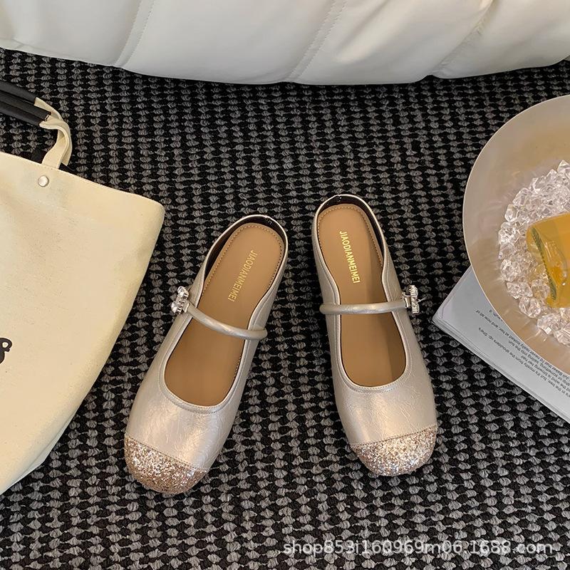 

One-word buckle with slope heel bag head half slippers women s 2025 summer new sequined round head slope heel Mary Jane slippers women 40 шампанського