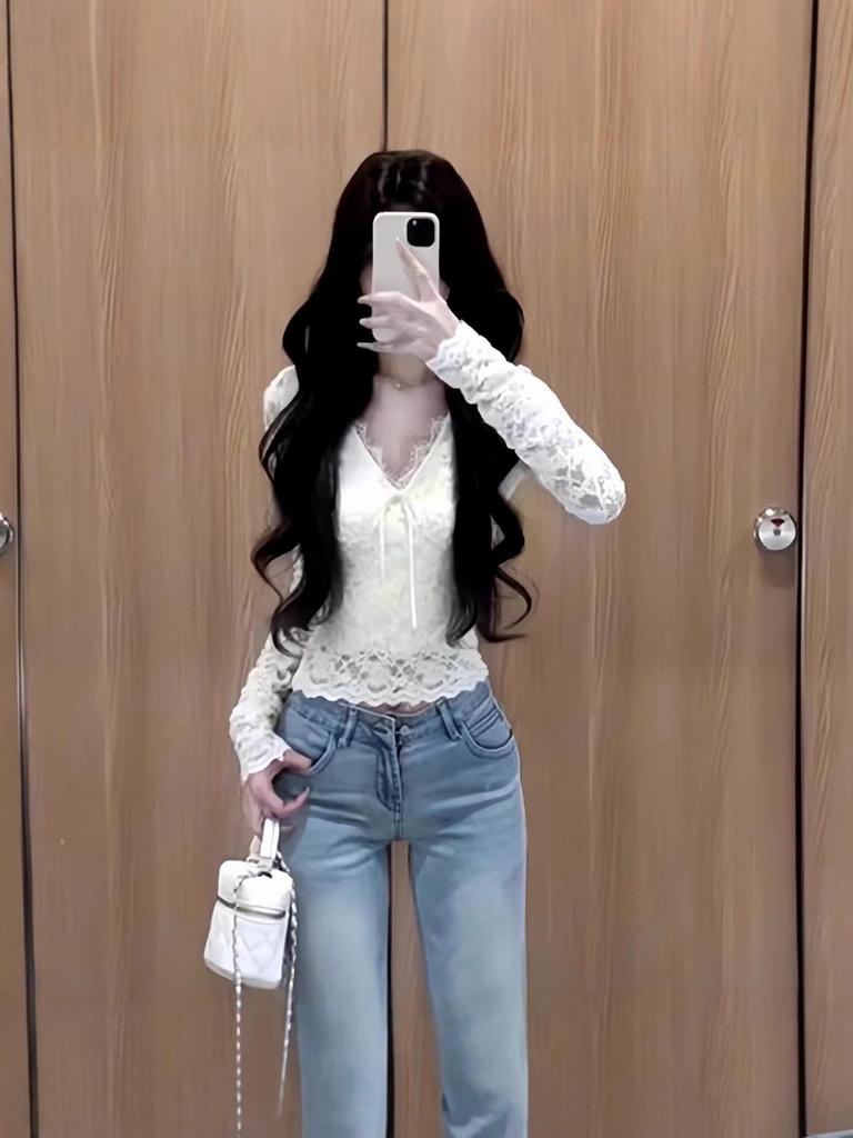 Women's Autumn/Winter White V-Neck Lace Velvet Lined Slim-Fit Top