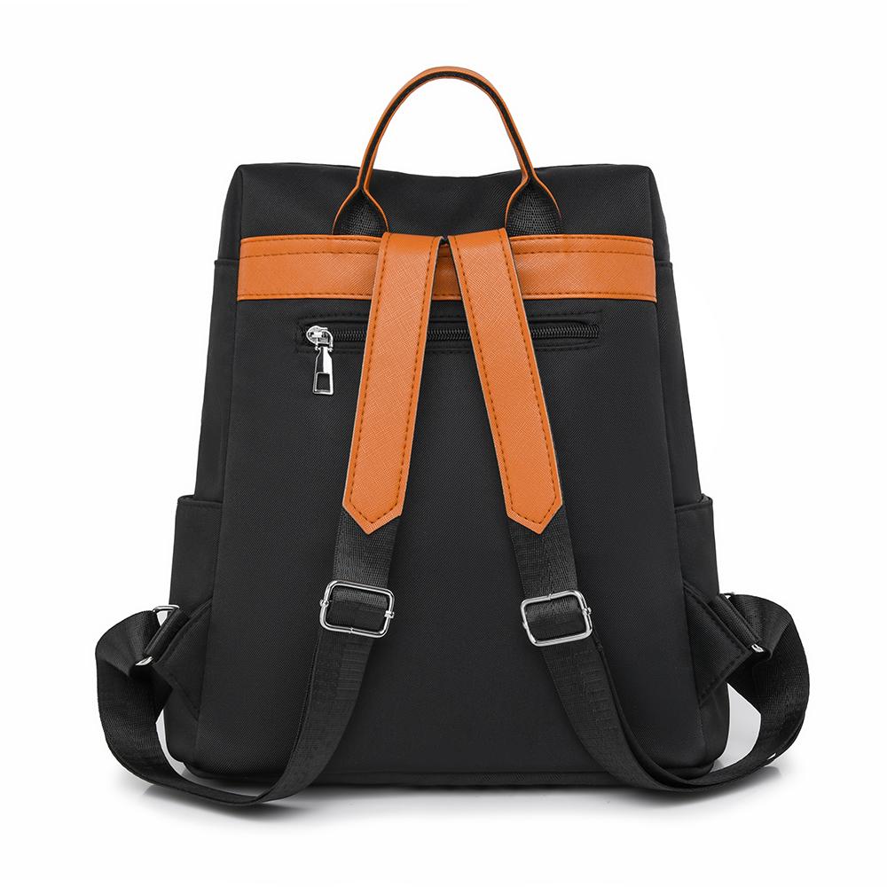 Женский рюкзак с заклепками — фото 11