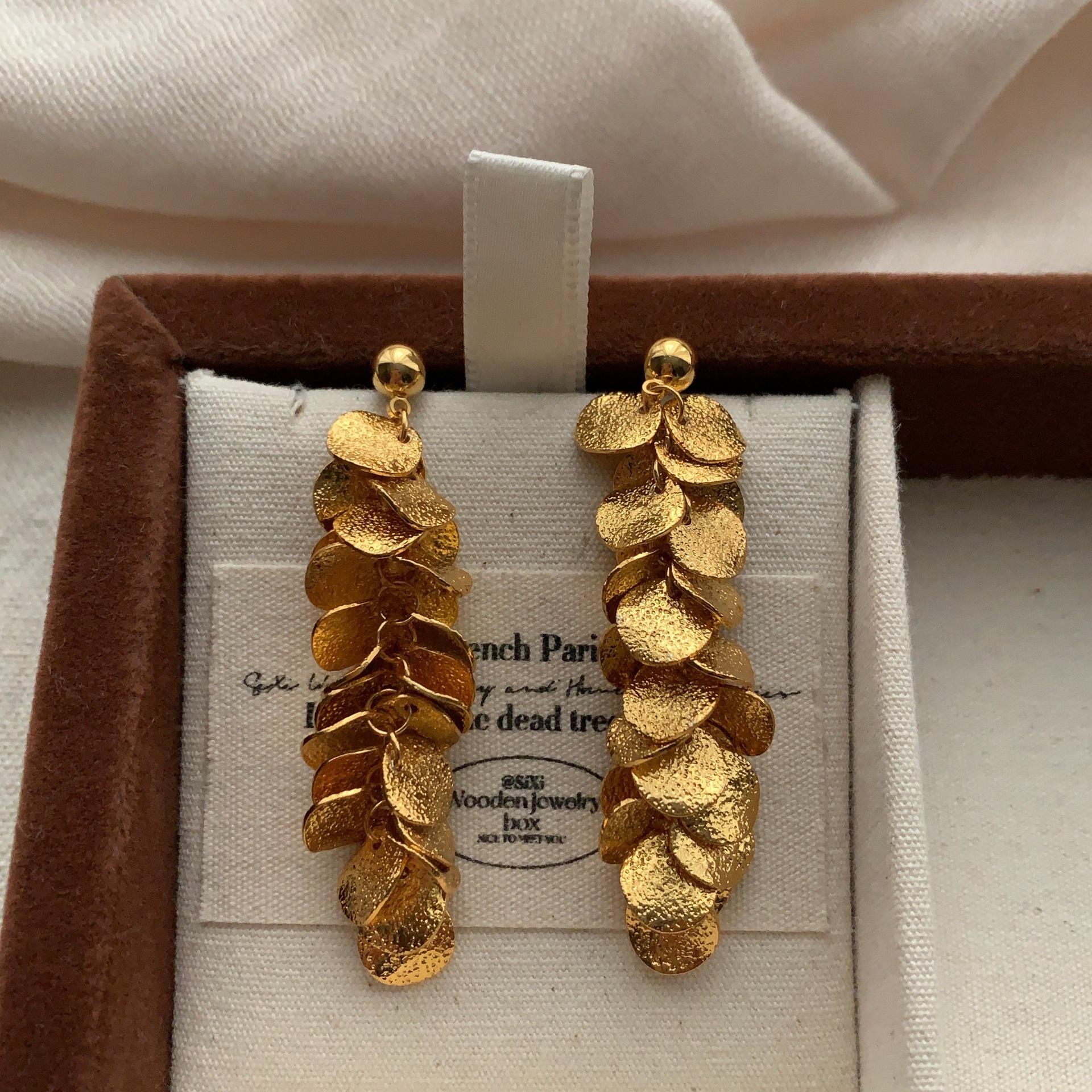 

Leaf tassel three-dimensional layered earrings, earrings, light luxury and fashionable personality, cold and simple, high-end personality earrings