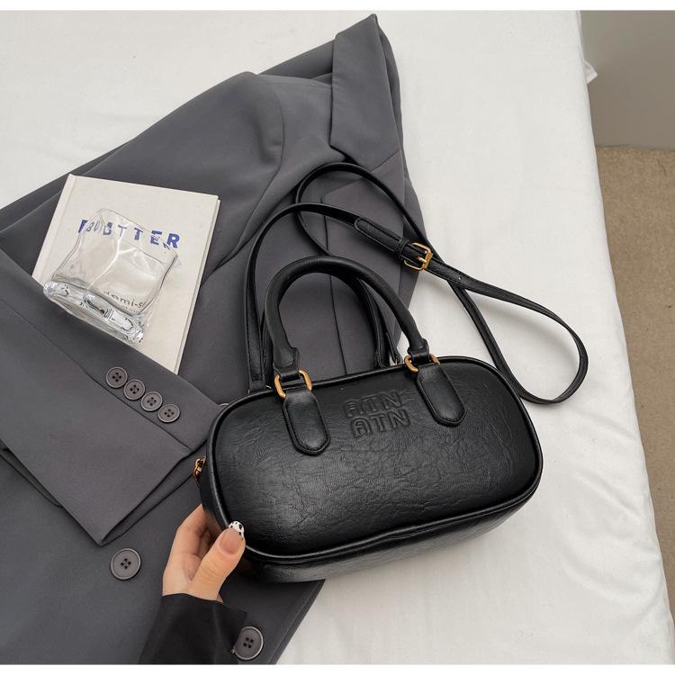 Autumn/Winter 2025 Women's Korean-Style Retro Bowling Crossbody Bag