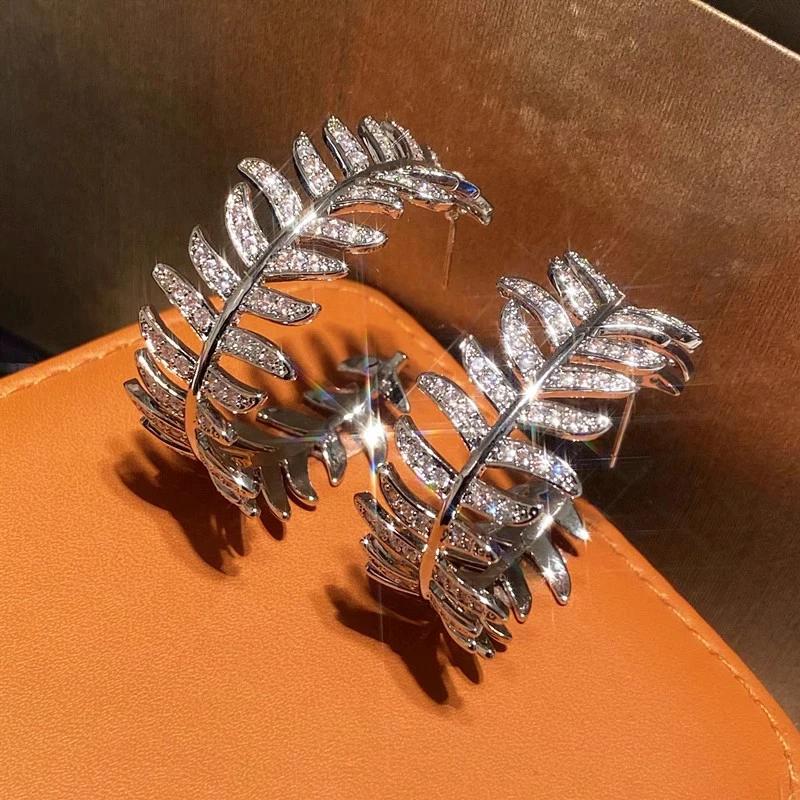 Huitan Attractive Leaf Hoop Earrings with Dazzling Cubic Zirconia Female Modern Charming Accessories Exquisite Jewelry for Party