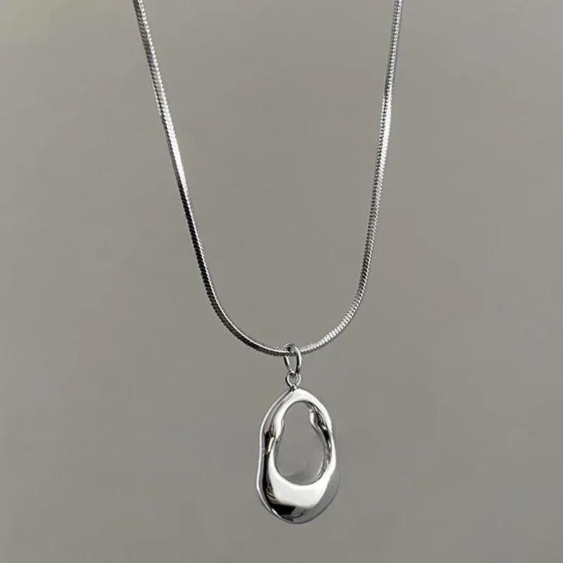 New Fashion Simple Metal Spiral Sun Shaped Hollow Out Pendant Necklace Charm Temperament Clavicle Chain Party Jewelry Gift