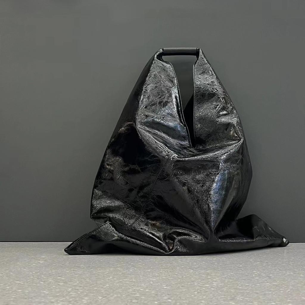 Oil Wax Leather Top Layer Cowhide Tote Bag New Large Capacity Shoulder Bag Niche Design Triangular Armpit Bag