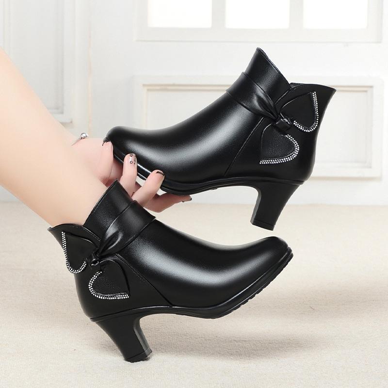 Mom Shoes Autumn and Winter Soft Leather Cotton Shoes, New Short Boots Thick Heel Velvet Boots Bow    and Elderly Women's Shoes