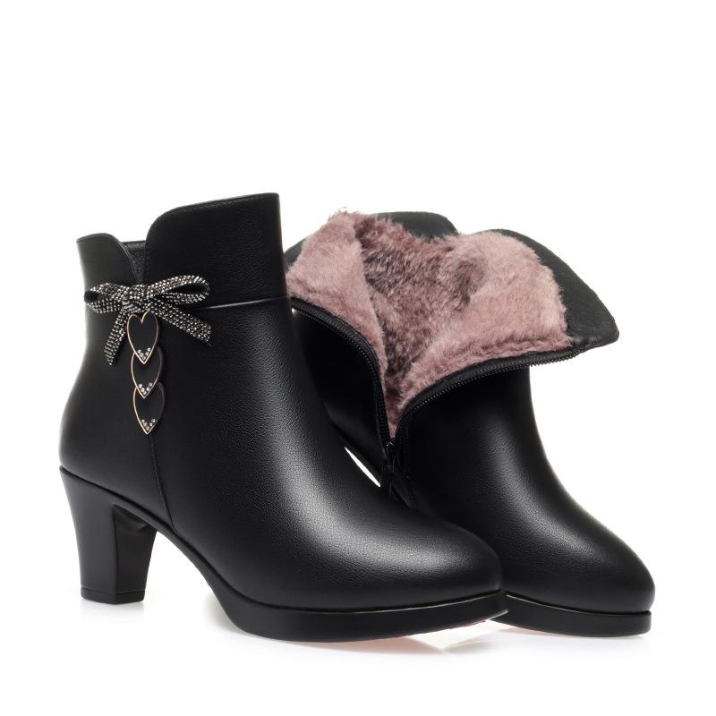 Mom shoes autumn and winter leather shoes, new velvet short boots and elderly winter shoes fashion boots comfortable leather cotton shoes