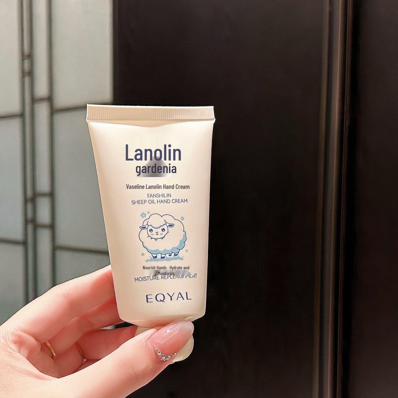 

Yi Wo Lanolin Hydrating Hand Cream for Women - Anti-Freeze & Anti-Crack Formula for Hand Care.